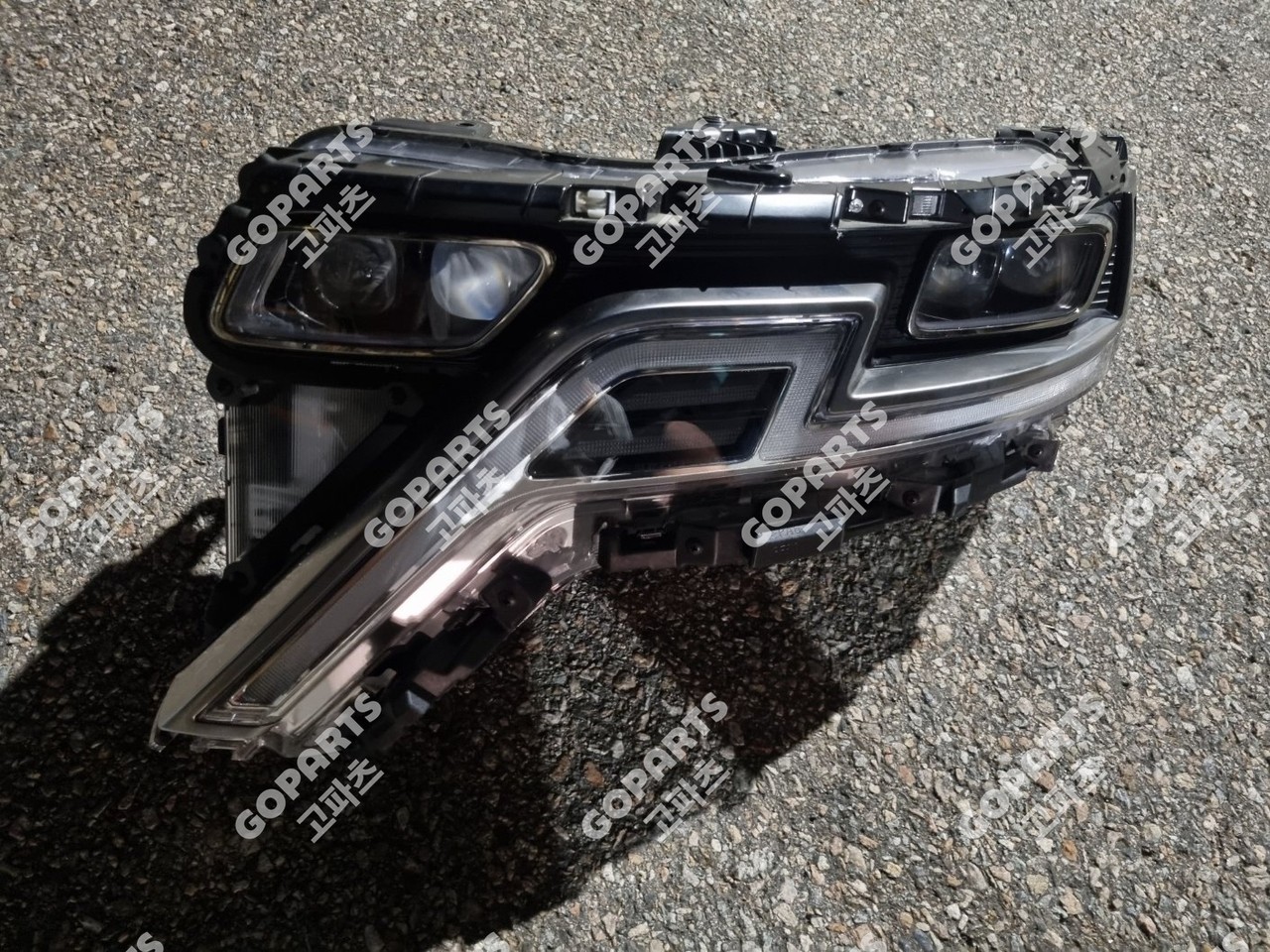 기아 카니발 KA4 전기형 운전석헤드라이트LED 중고