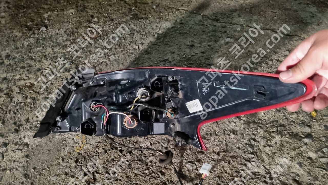 닛산 알티마 테일램프 운전석 중고