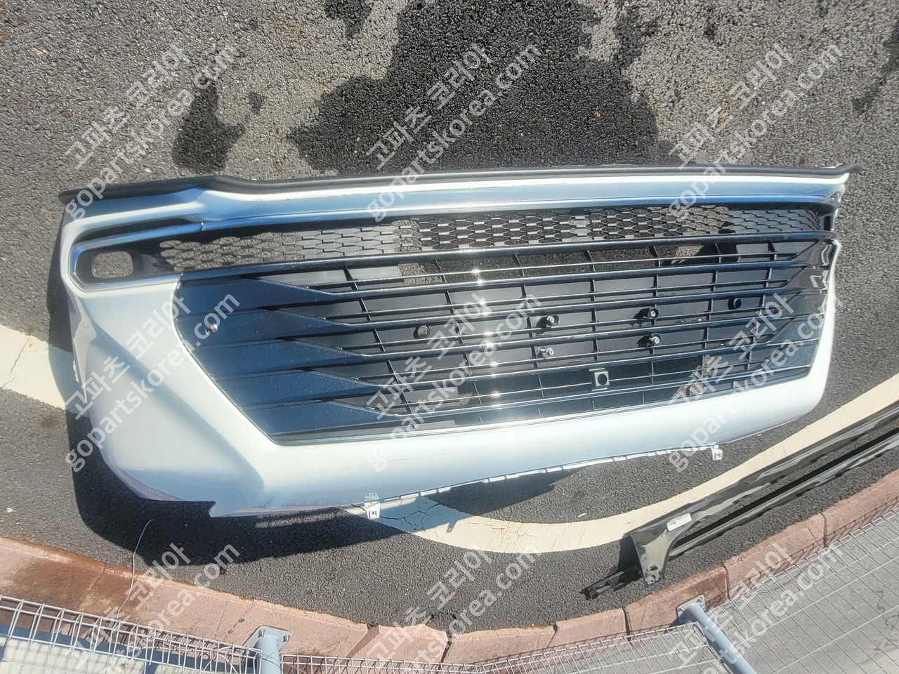 도요타 시에나 앞범퍼 중고