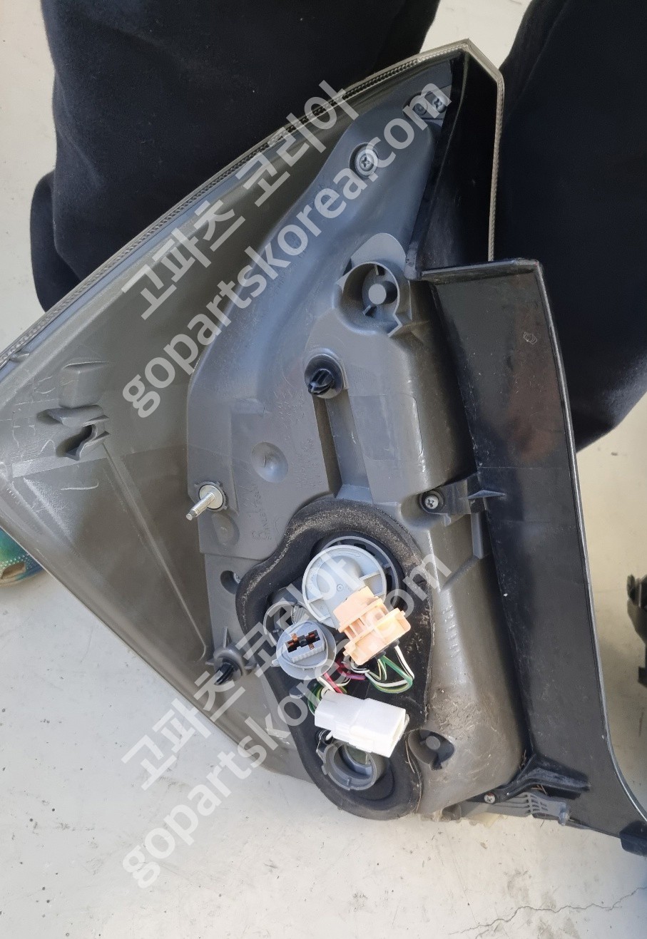 토요타 프리우스 테일램프 조수석 사진 2