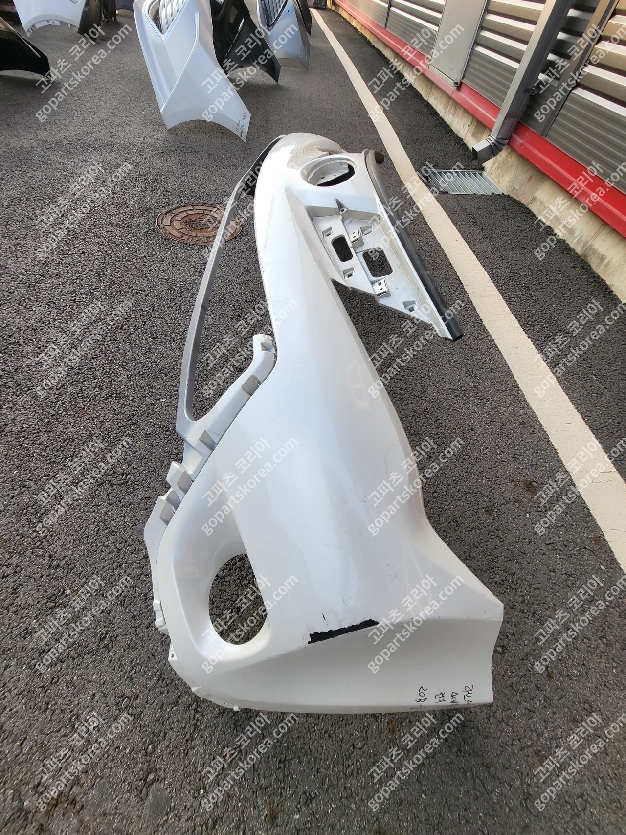 토요타 RAV 4세대 전기 앞범퍼 사진 2