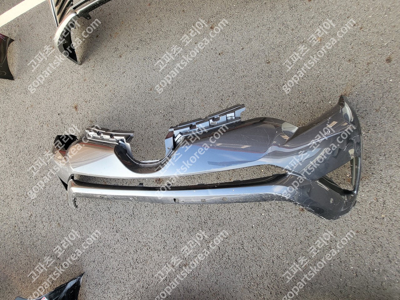 토요타 RAV 4세대 후기 앞범퍼 사진 3