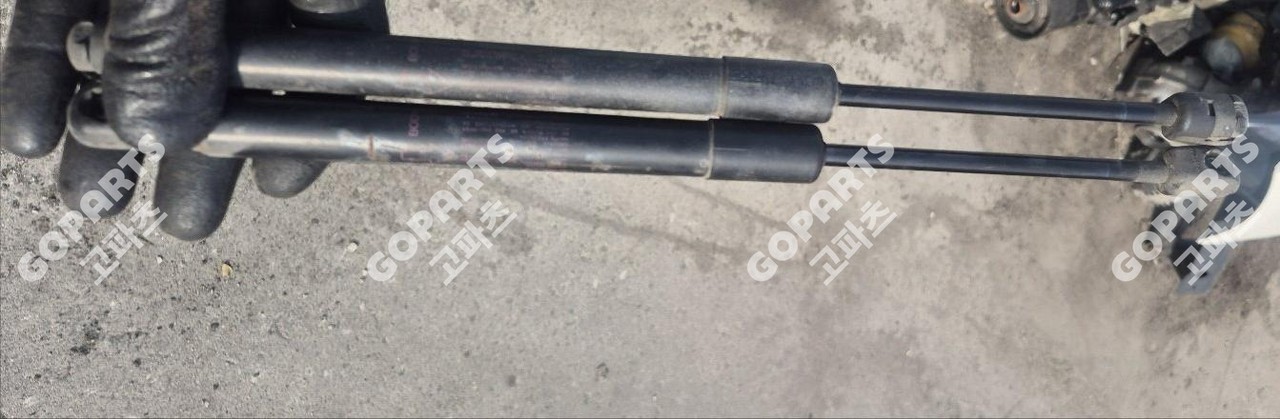 디스커버리 스포츠 L550 전기 1세대 운전석앞본넷쇼바 조수석본넷쇼바 중고