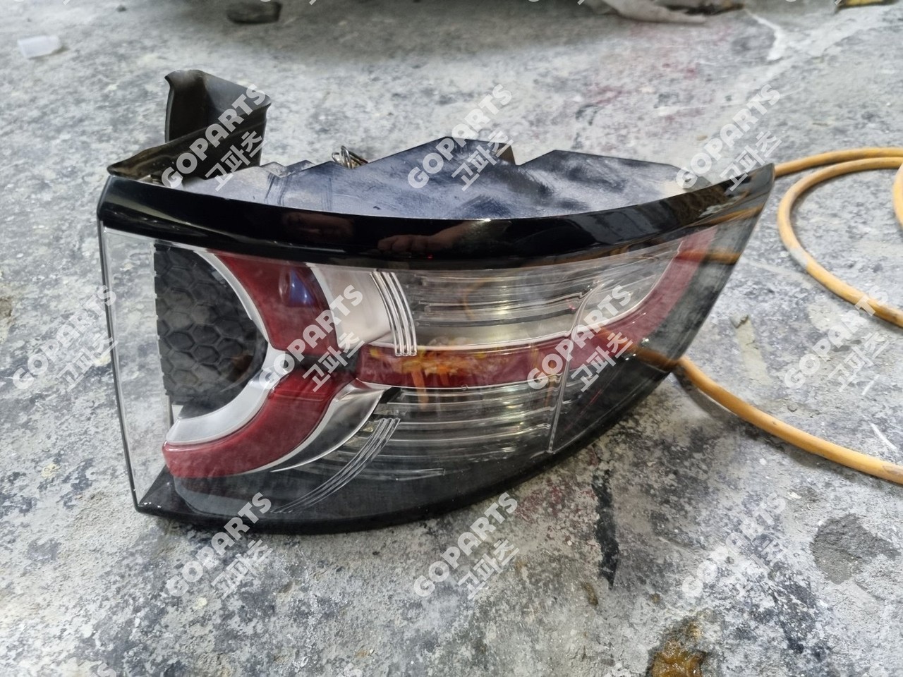 디스커버리 스포츠 L550 전기 1세대 조수석후미등테일램프 중고