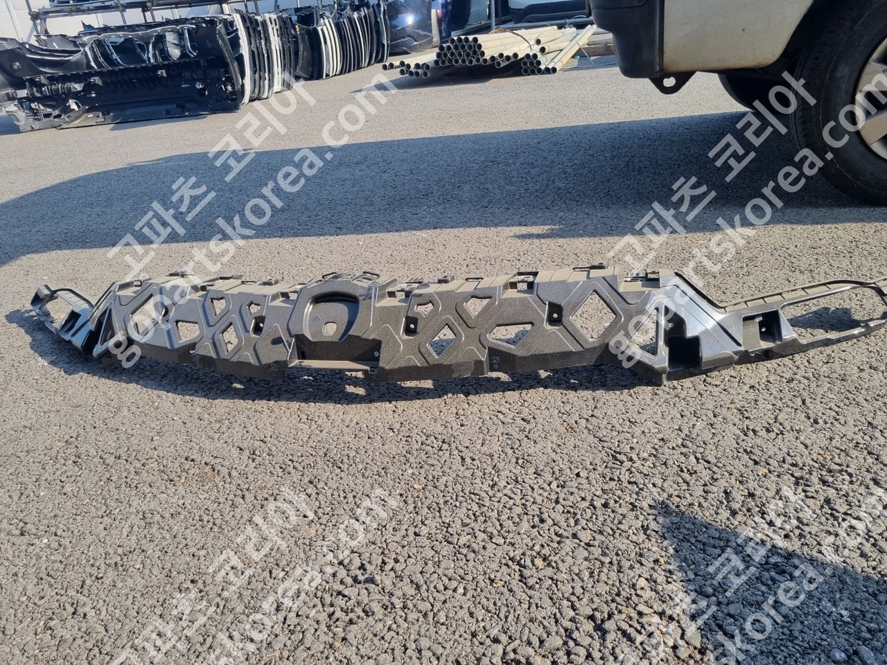 람보르기니 우루스 앞범퍼 전면 상단 지지브라켓판넬 중고