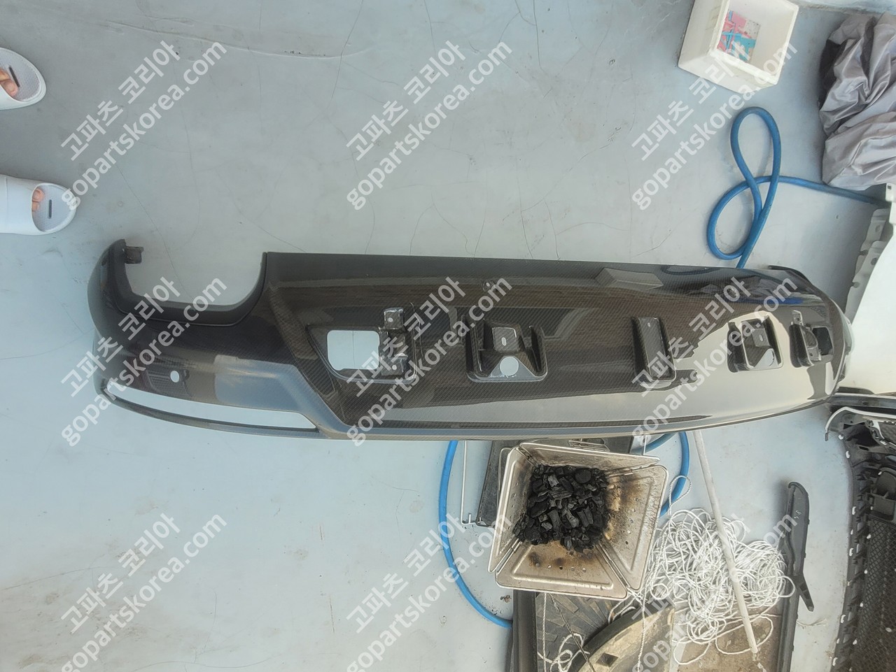 람보르기니 우루스 전기 뒷범퍼 뒤하단 디퓨저, 카본 사진 3