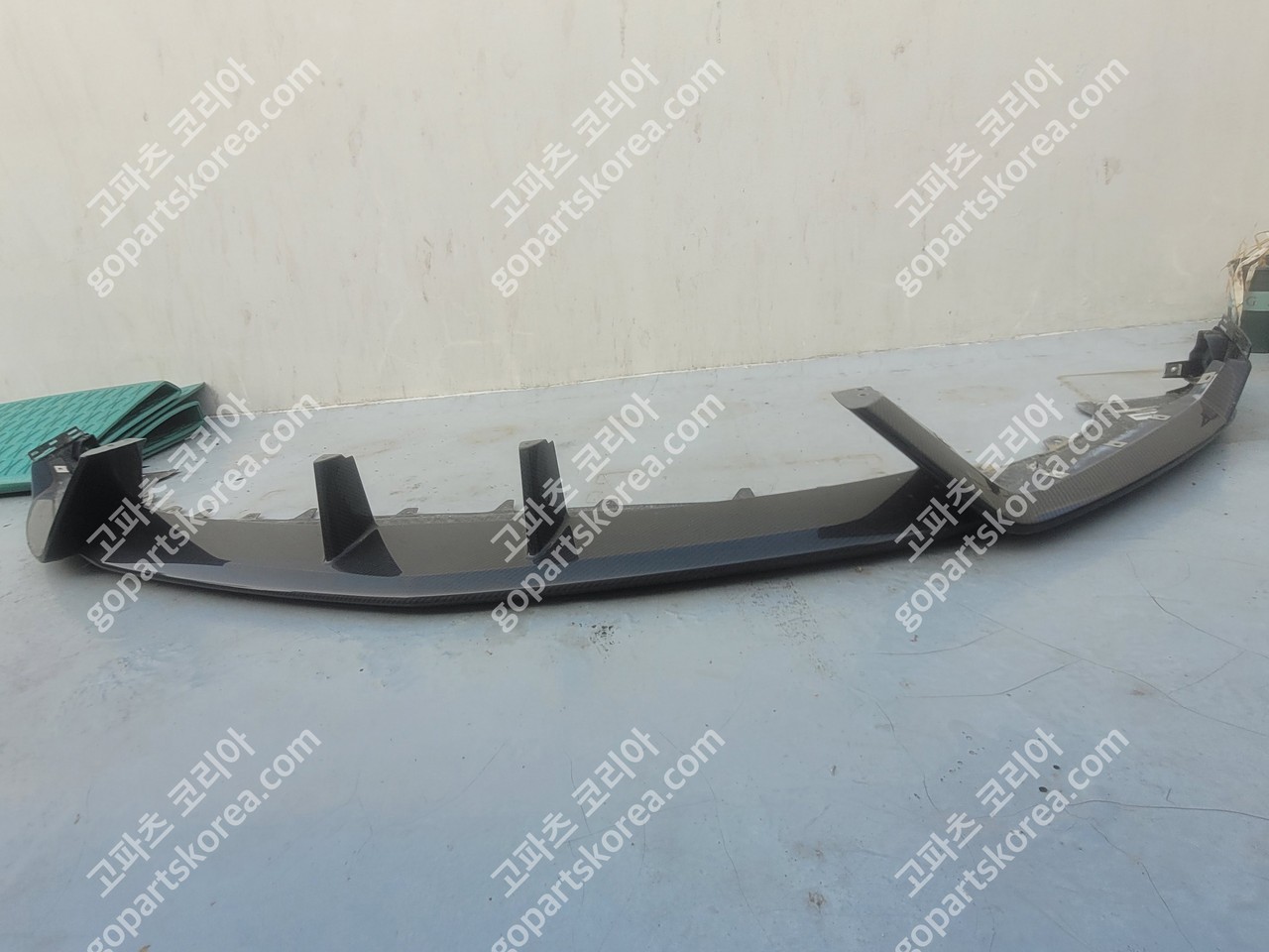 람보르기니 우루스 전기 앞범퍼 앞하단 디퓨저, 카본(수리복원후판매예정) 중고