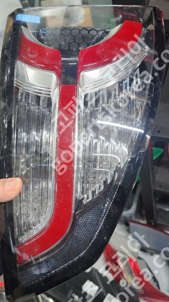 랜드로버 디스커버리스포츠 테일램프 운전석 중고