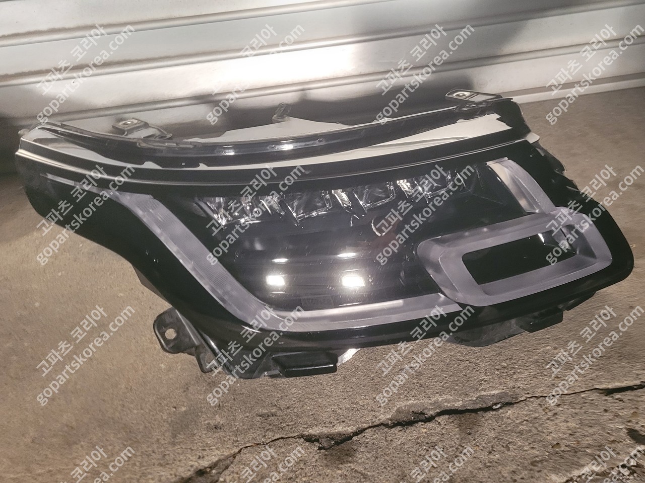 랜드로버 레인지로버 보그 L405 후기 헤드라이트 조수석 FULL LED 사진 4
