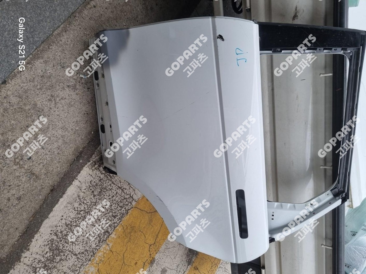 랜드로버 이보크 2세대 L551 운전석후도어뒷도어리어문짝 중고