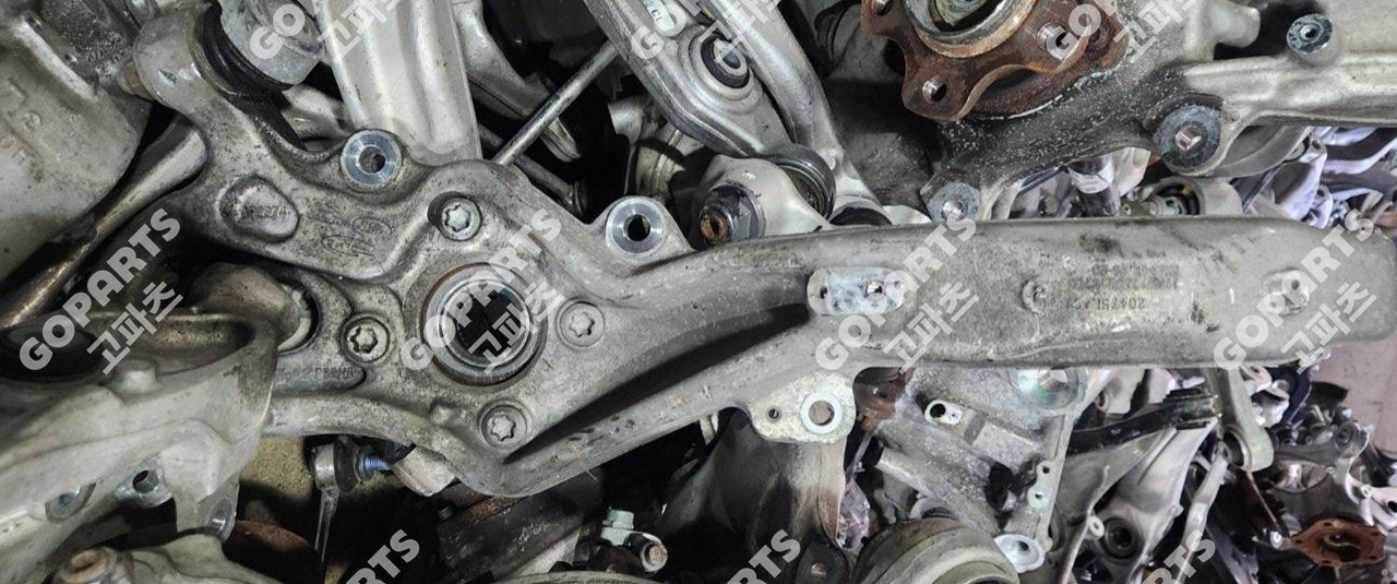 레인지로버 벨라1세대 L560 공용 재규어 F-PACE X761 운전석 앞너클 허브암휠하우징 중고