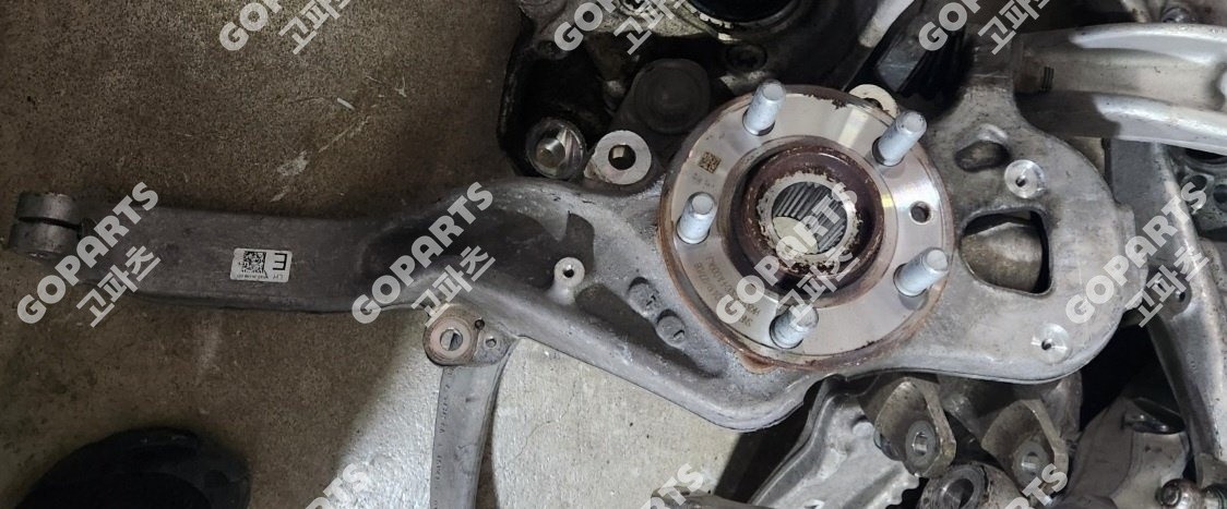 랜드로버 벨라1세대 L560 공용 재규어 F-PACE X761 운전석 앞너클 허브암휠하우징 사진 2