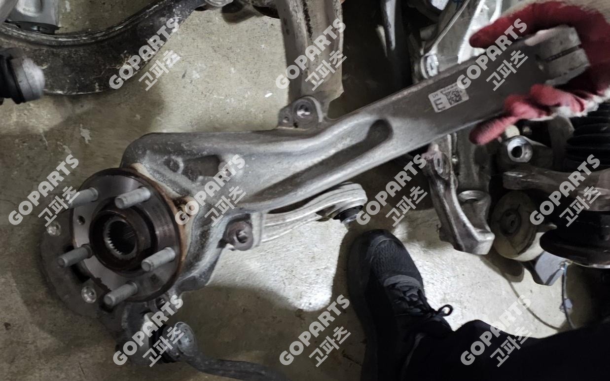 랜드로버 벨라1세대 L560 공용 재규어 F-PACE X761 운전석 앞너클 허브암휠하우징 사진 4