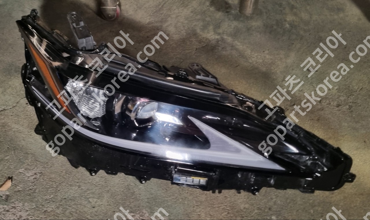 렉서스 렉서스 ES 7세대 헤드라이트 조수석 럭셔리+트림타입라이트 사진 3