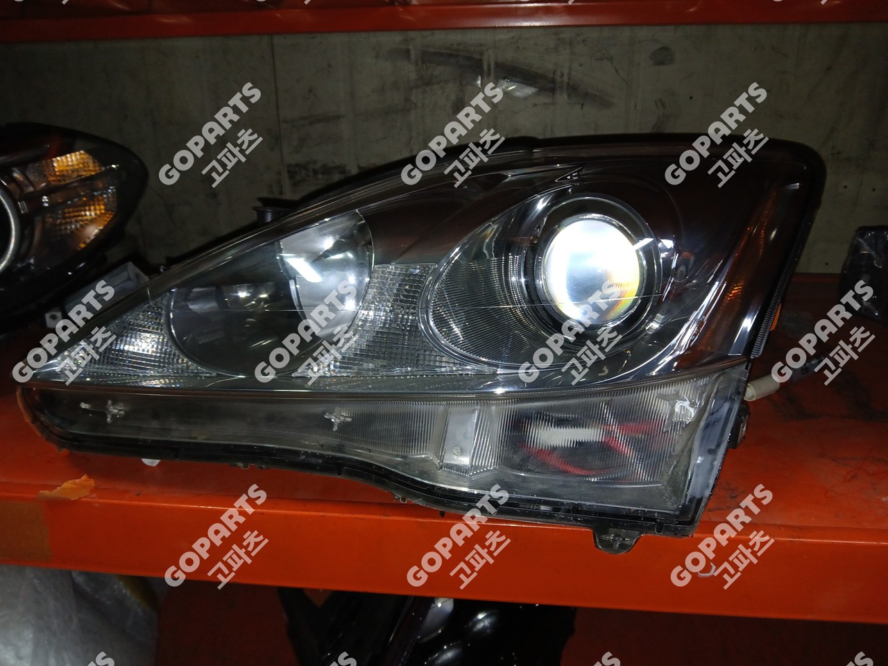 렉서스 IS 2세대 전기형 운전석헤드라이트 전조등 중고