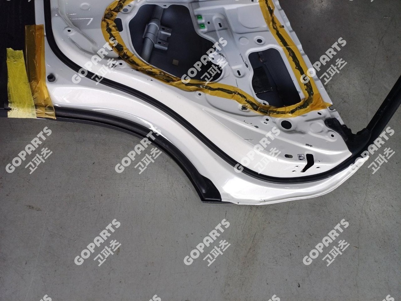 렉서스 NX 조수석뒷도어 사진 3