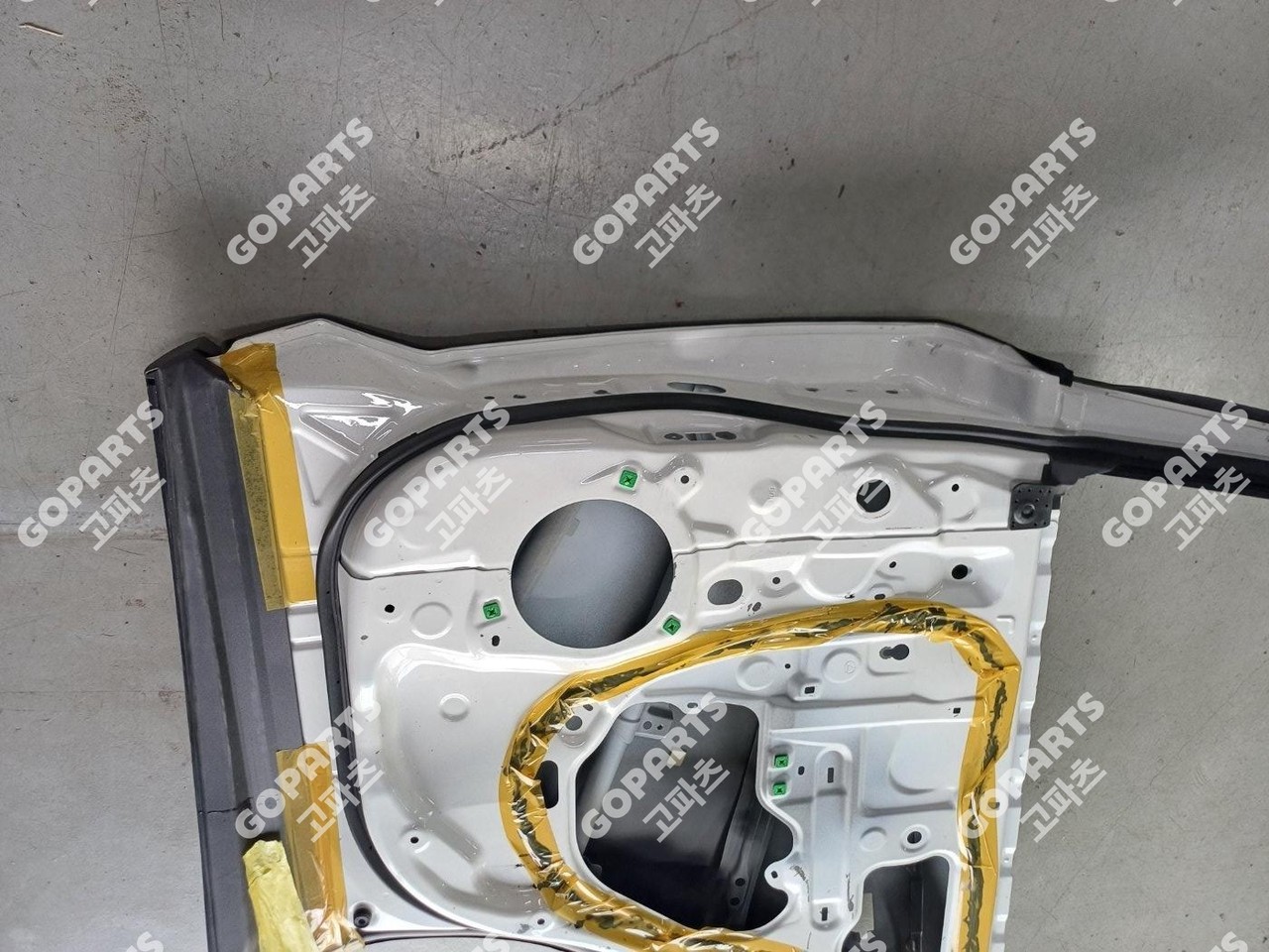 렉서스 NX 조수석뒷도어 사진 4