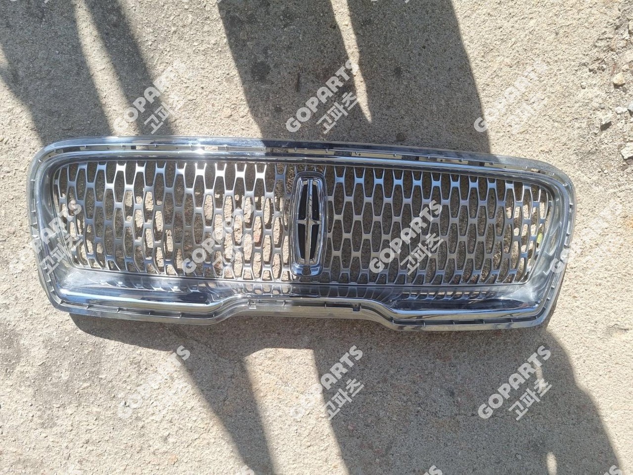 링컨 노틸러스 1세대 전기 전면그릴라디에터그릴 프론트앞그릴 중고