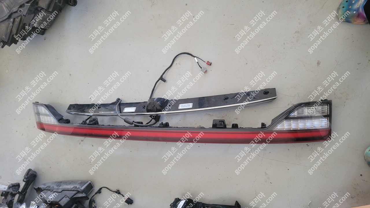 링컨 에비게이터 테일램프 카메라 크롬몰딩 중고