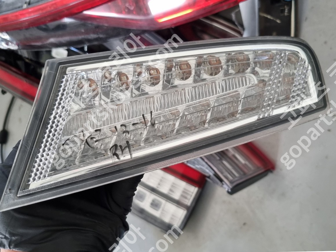 링컨 MKZ 테일램프 조수석 중고