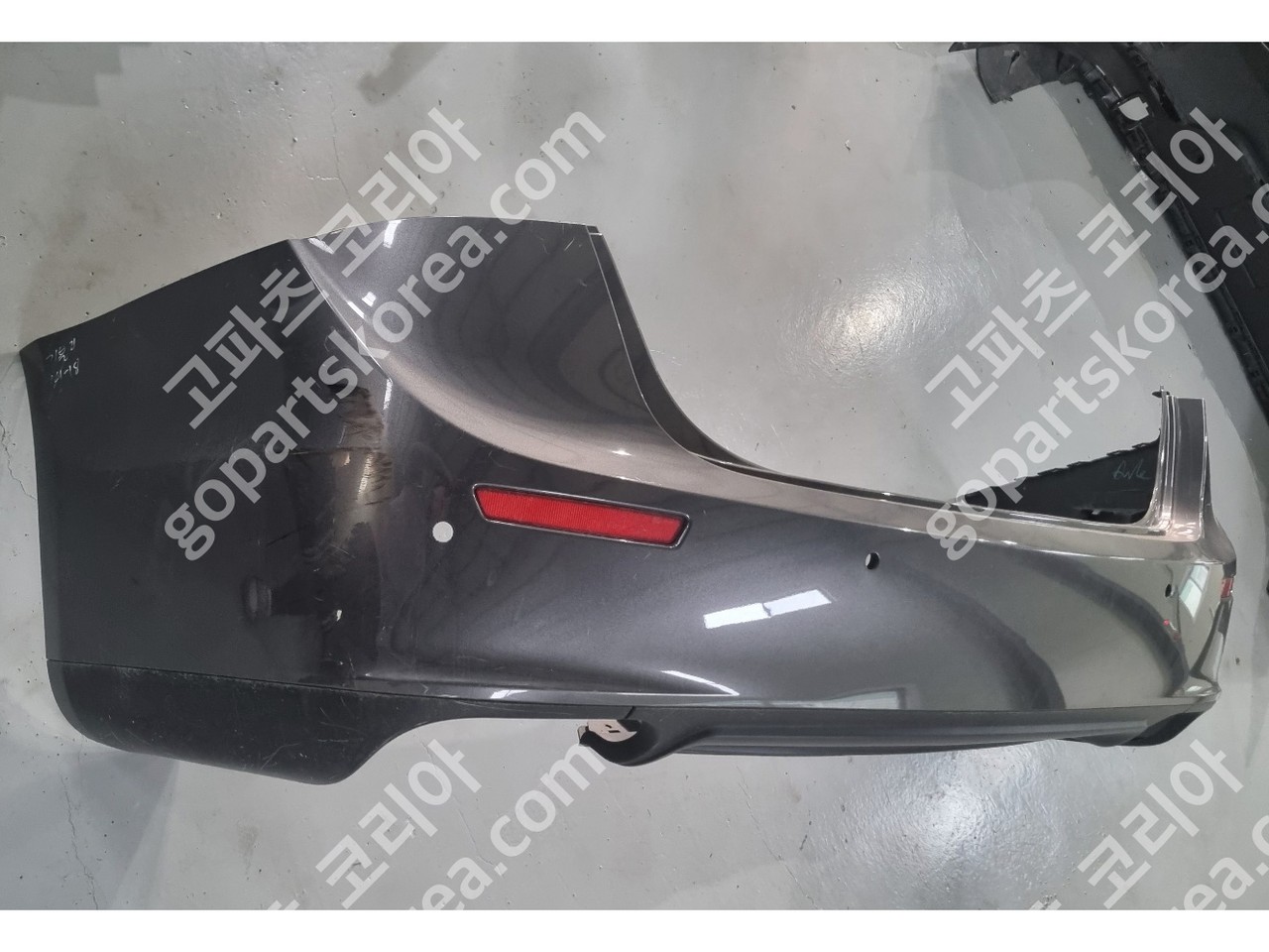 마세라티 기블리 뒷범퍼 사진 3