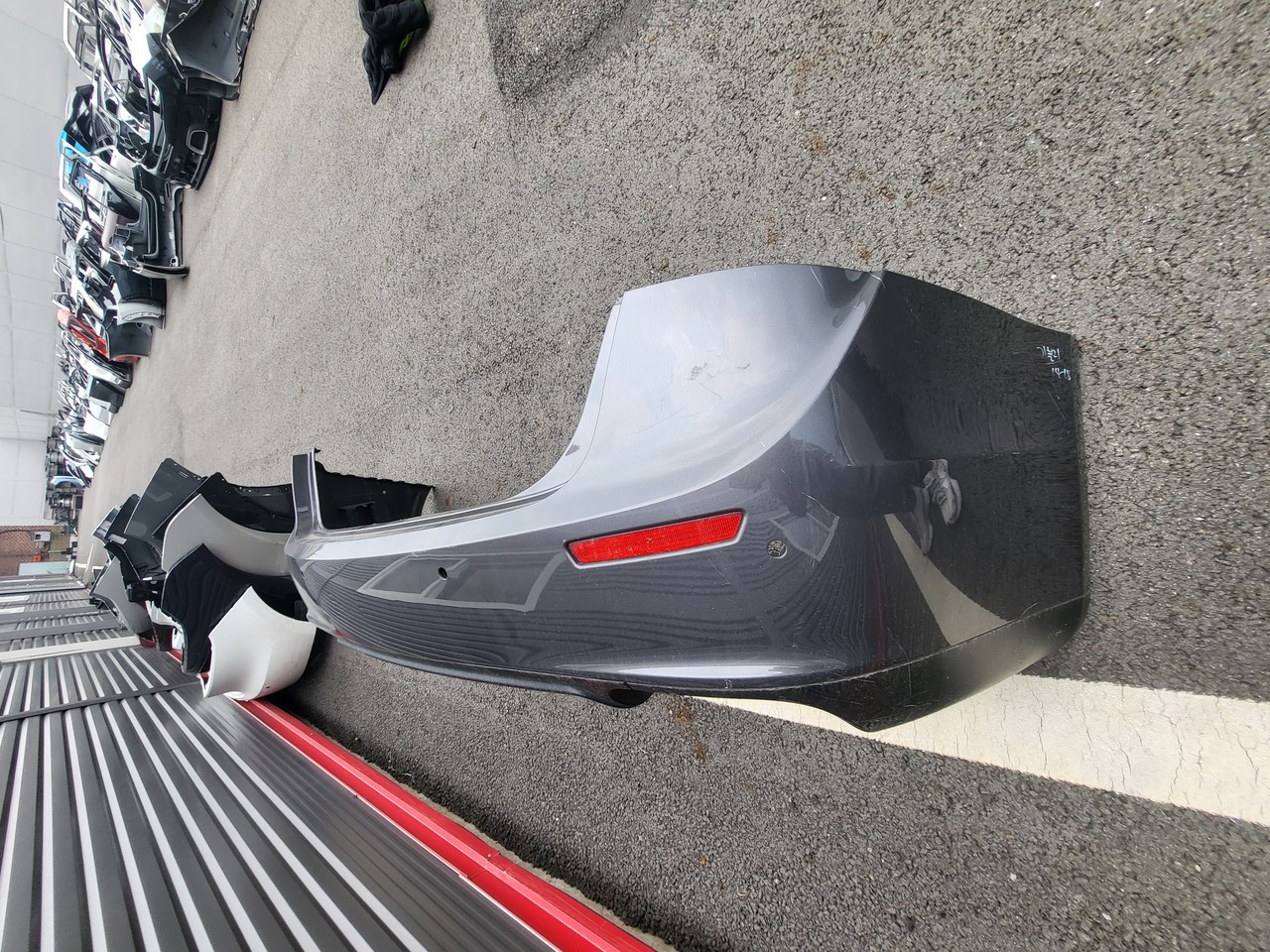 마세라티 기블리 뒷범퍼 사진 2