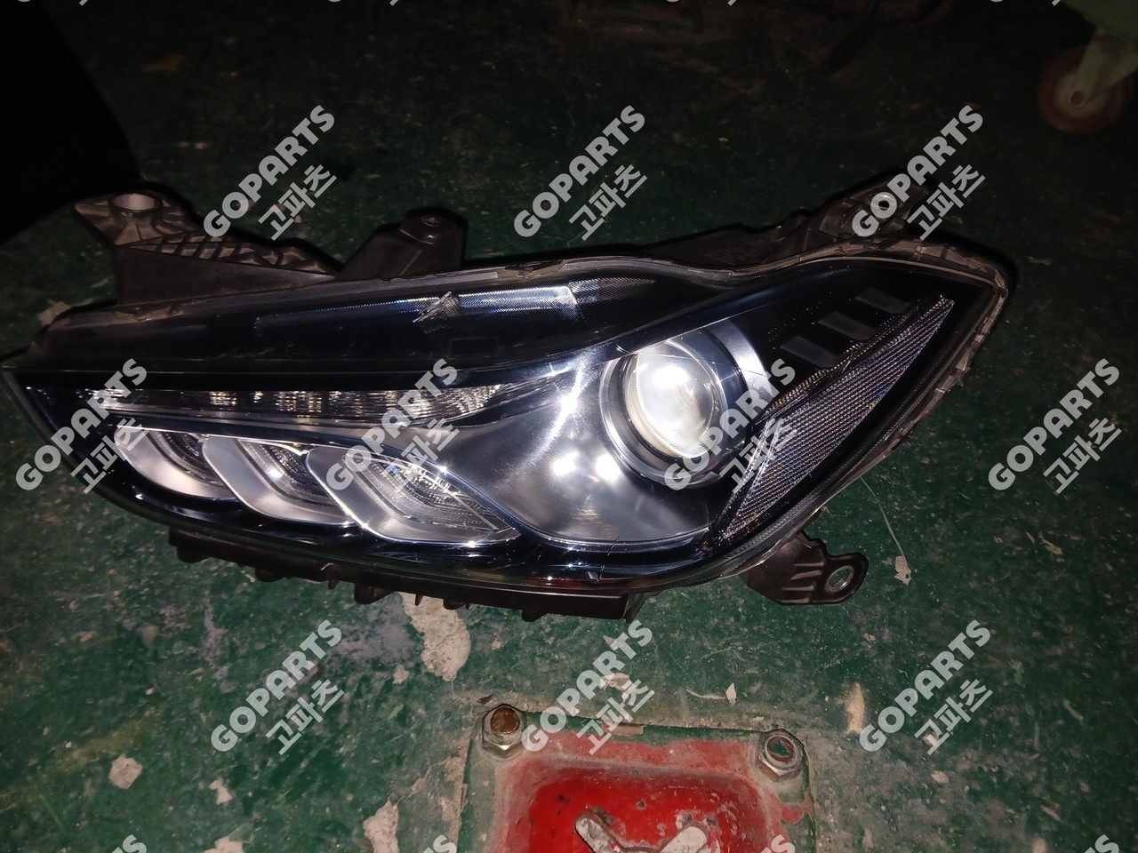 마세라티 기블리 2세대 M156 전기 운전석헤드라이트전조등 중고