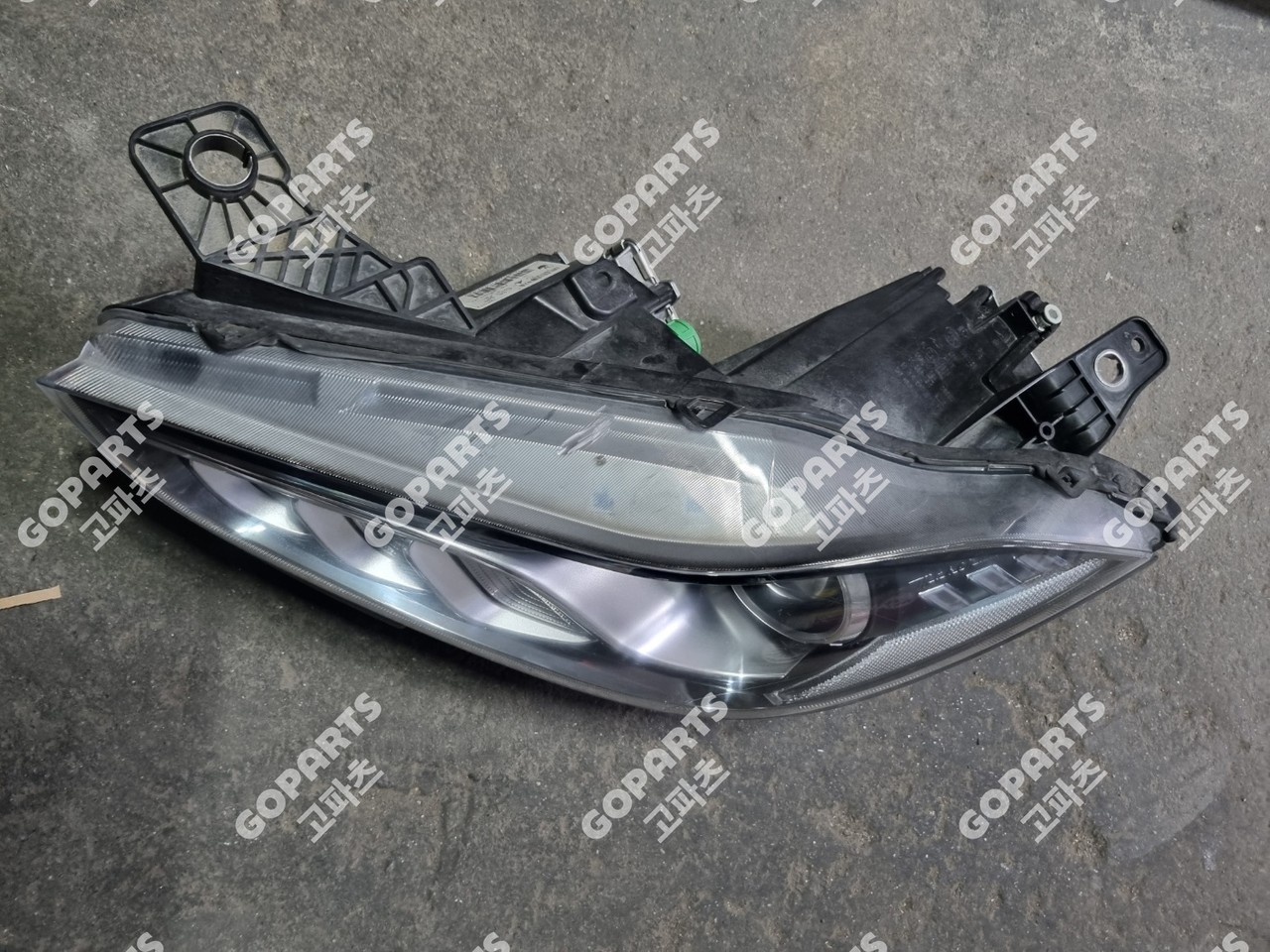 마세라티 기블리 3세대 전기 운전석제논헤드라이트 전조등 앗세이어셈블리 사진 3