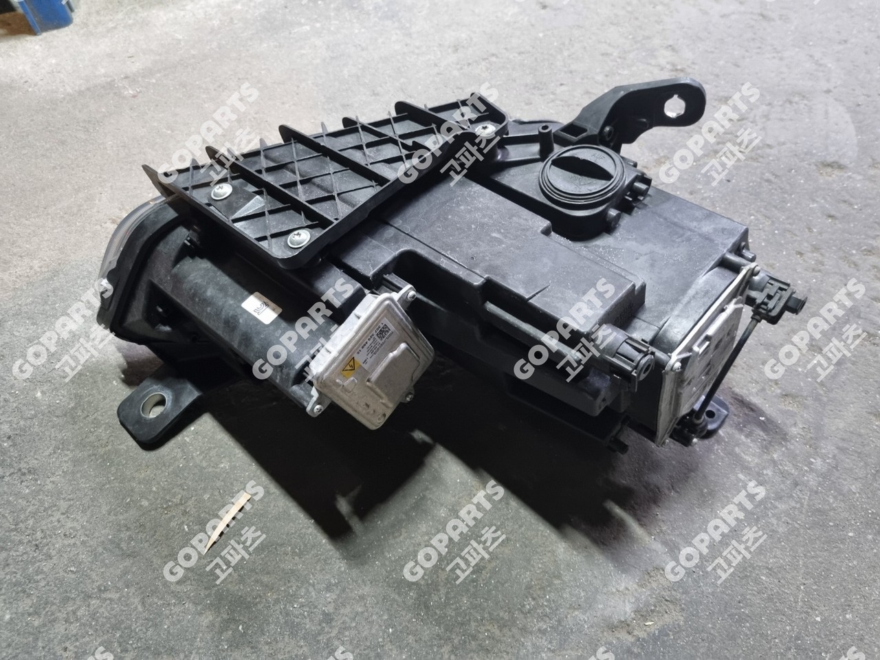 마세라티 기블리 3세대 전기 운전석제논헤드라이트 전조등 앗세이어셈블리 사진 4