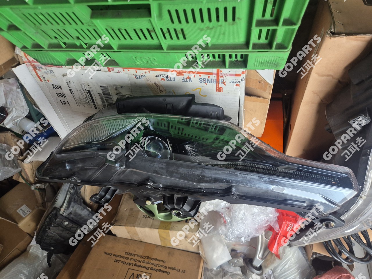 마세라티 르반떼 운전석 헤드라이트 중고