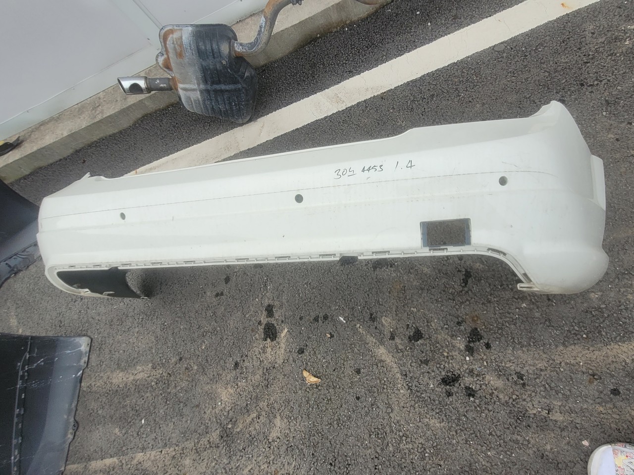 벤츠 C클래스 W204 전기 뒷범퍼 사진 2