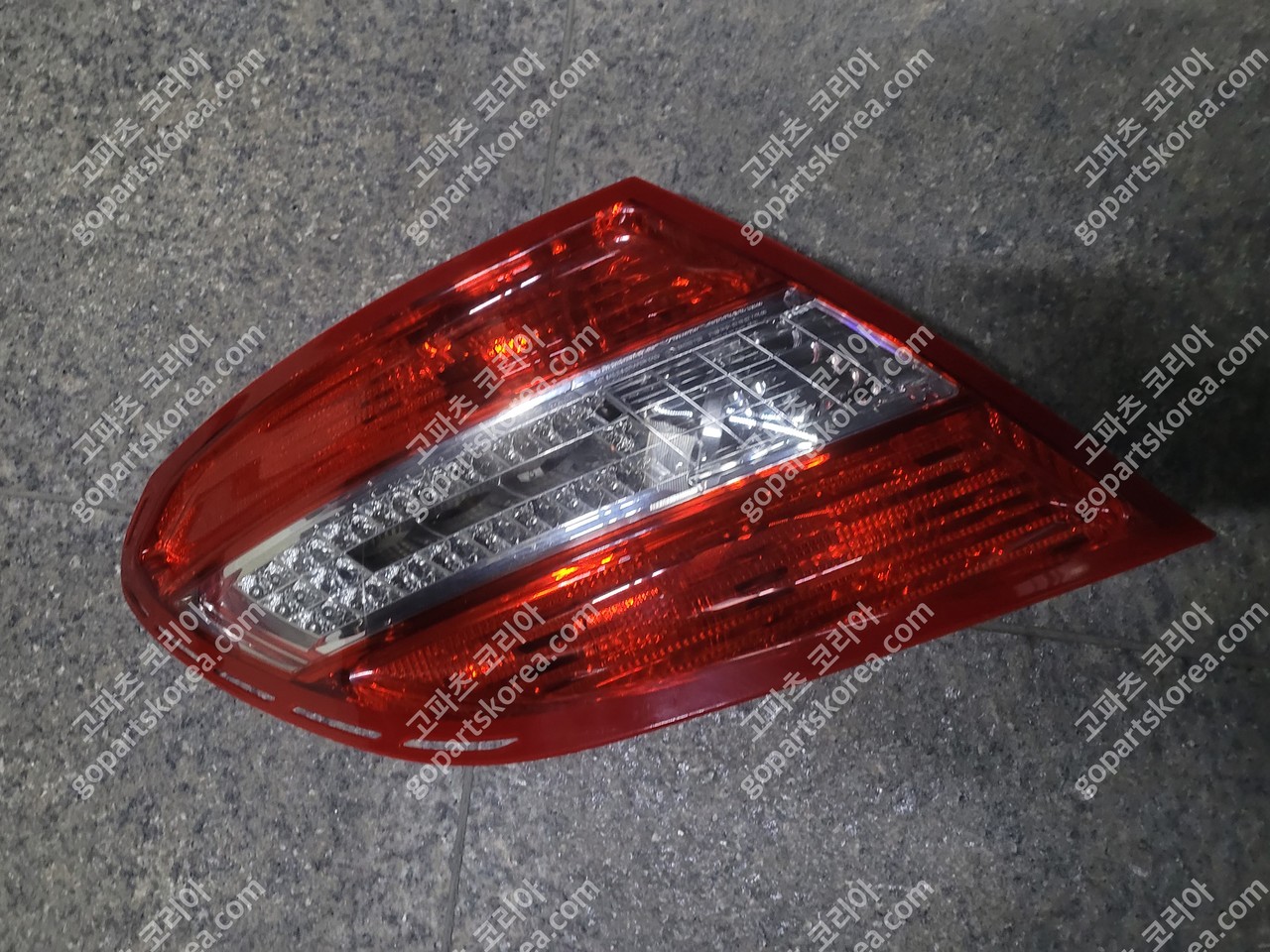 메르세데스 벤츠 C클래스 W204 전기 테일램프 운전석 중고