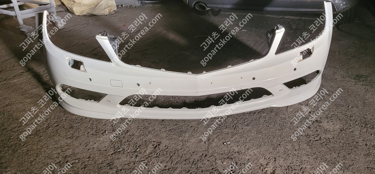 벤츠 C클래스 W204 중기 앞범퍼 사진 2