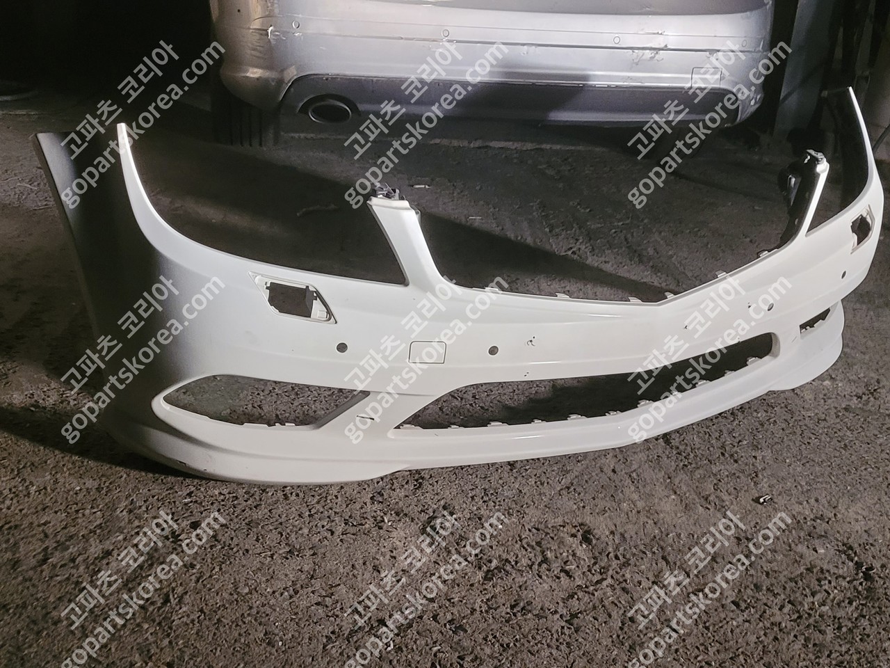 벤츠 C클래스 W204 중기 앞범퍼 사진 3