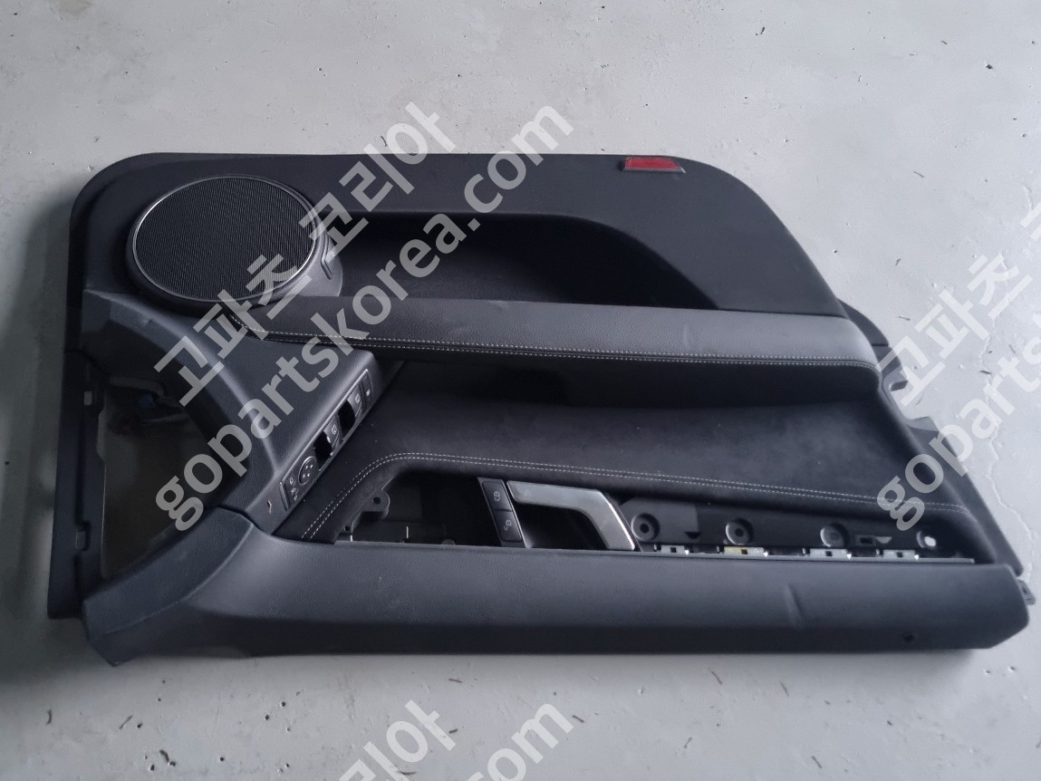 벤츠 C클래스 W204 후기 도어 운전석 앞도어 트림 사진 2