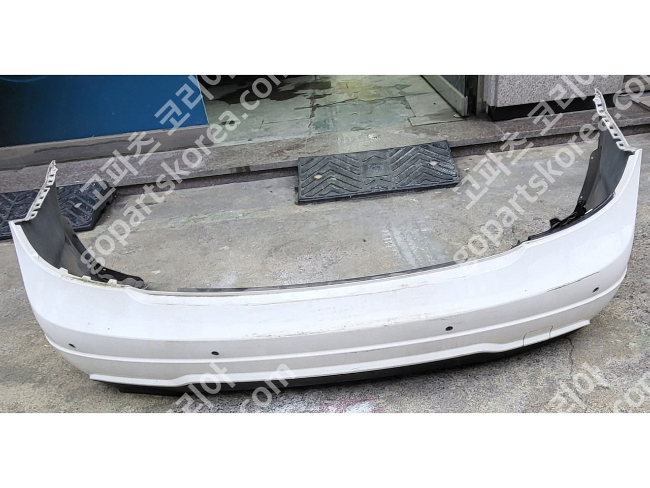 벤츠 C클래스 W204 후기 뒷범퍼 사진 2