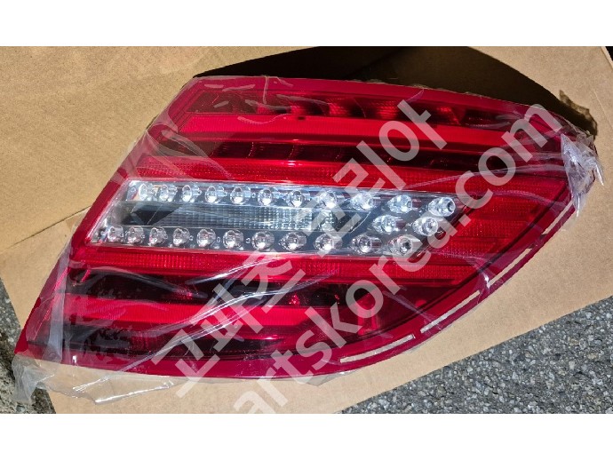 벤츠 C클래스 W204 후기 테일램프 운전석 사진 3