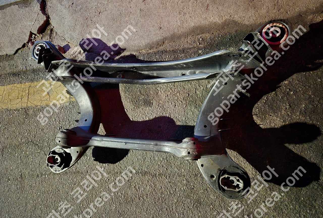 메르세데스 벤츠 C클래스 W205 뒷멤버 부싱제외 C클래스(W204, W205) 호환, E클래스(W212, W213) 호환 중고