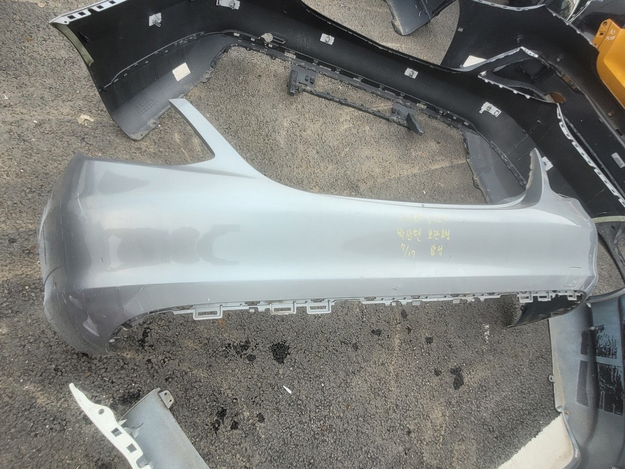 벤츠 C클래스 W205 전기 앞범퍼 사이드크롬X 사진 2