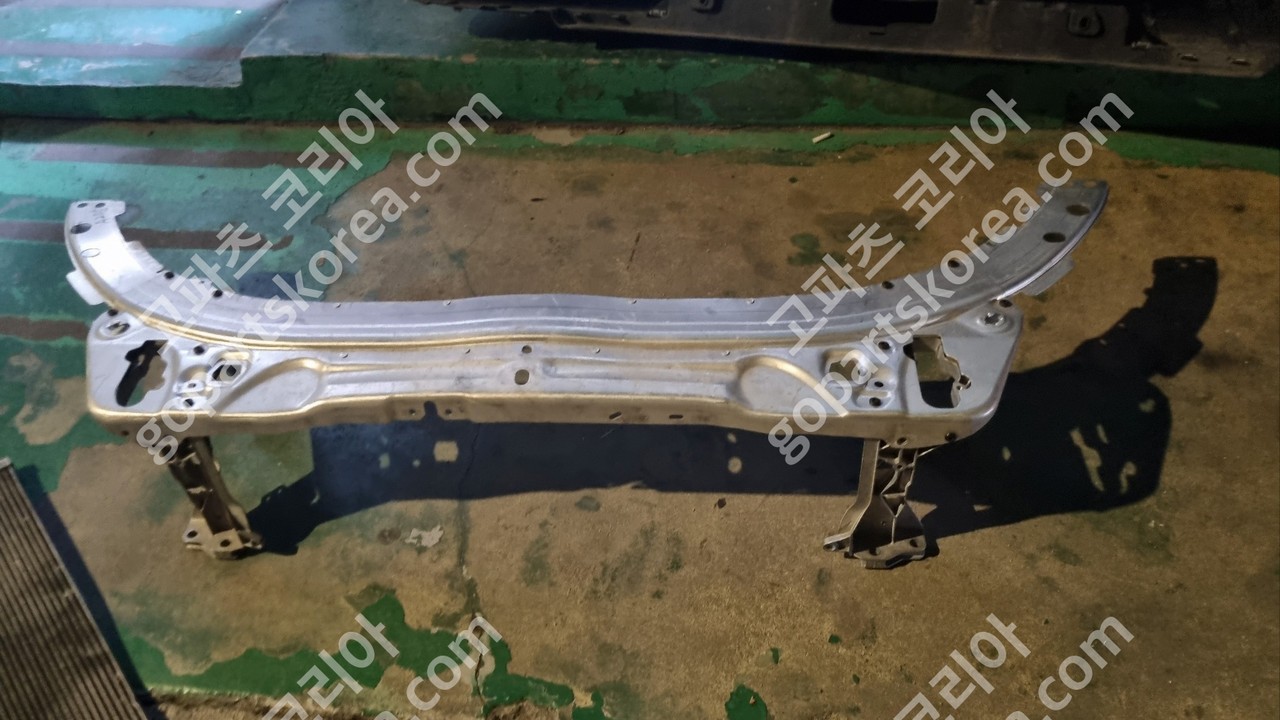 벤츠 C클래스 W205 전판넬 사진 2