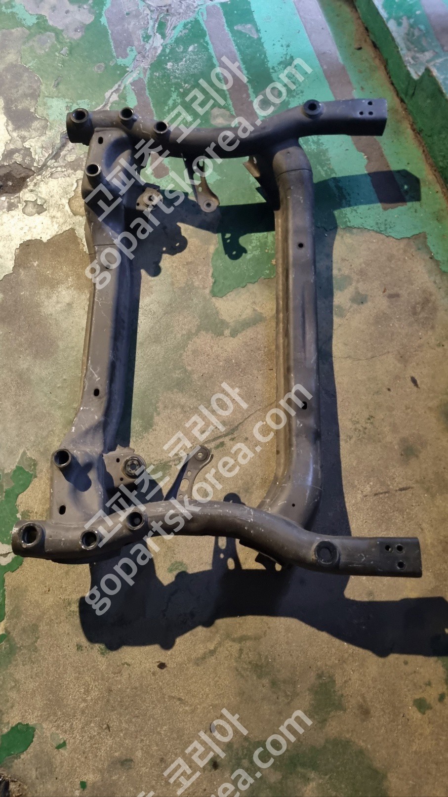 벤츠 C클래스 W205 하체 앞크로스멤버 앞멤버 사진 2