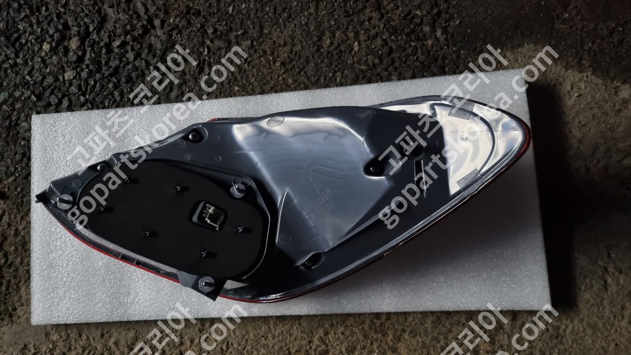 메르세데스 벤츠 C클래스 W205 후기 테일램프 운전석 에프터신품 중고