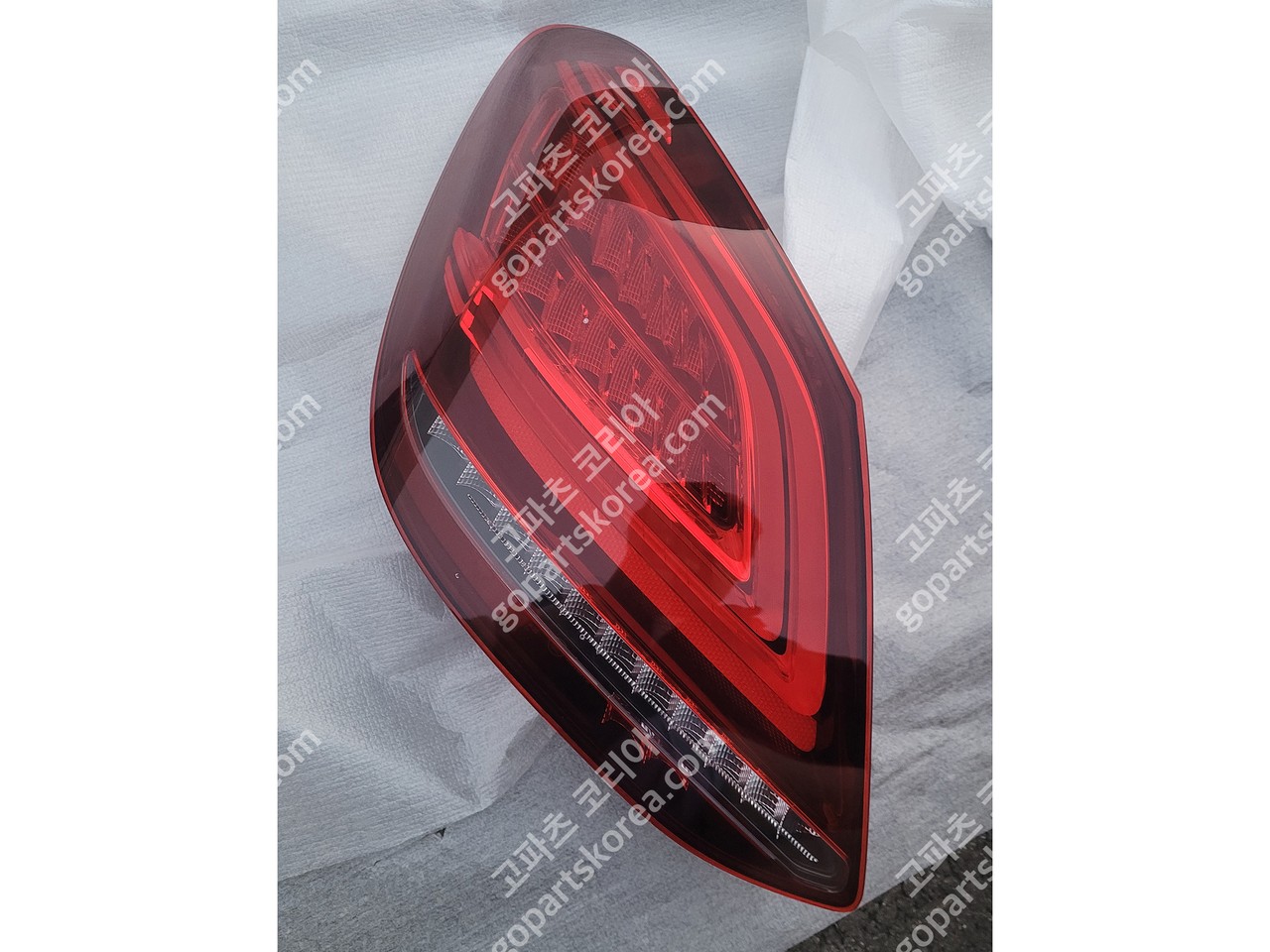 벤츠 C클래스 W205 후기 테일램프 운전석 사진 2