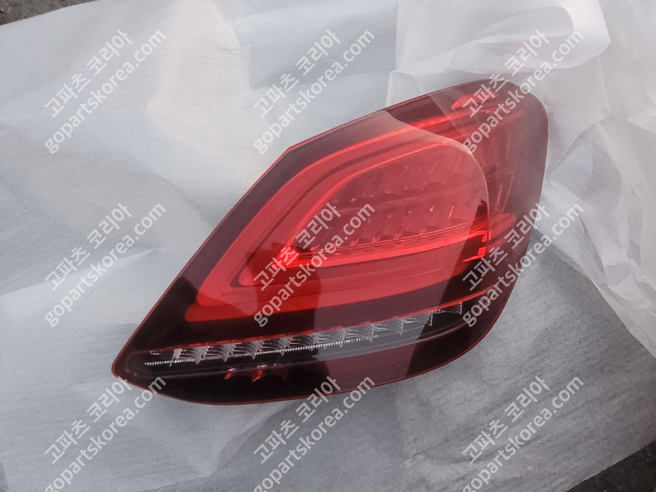 벤츠 C클래스 W205 후기 테일램프 조수석 사진 2