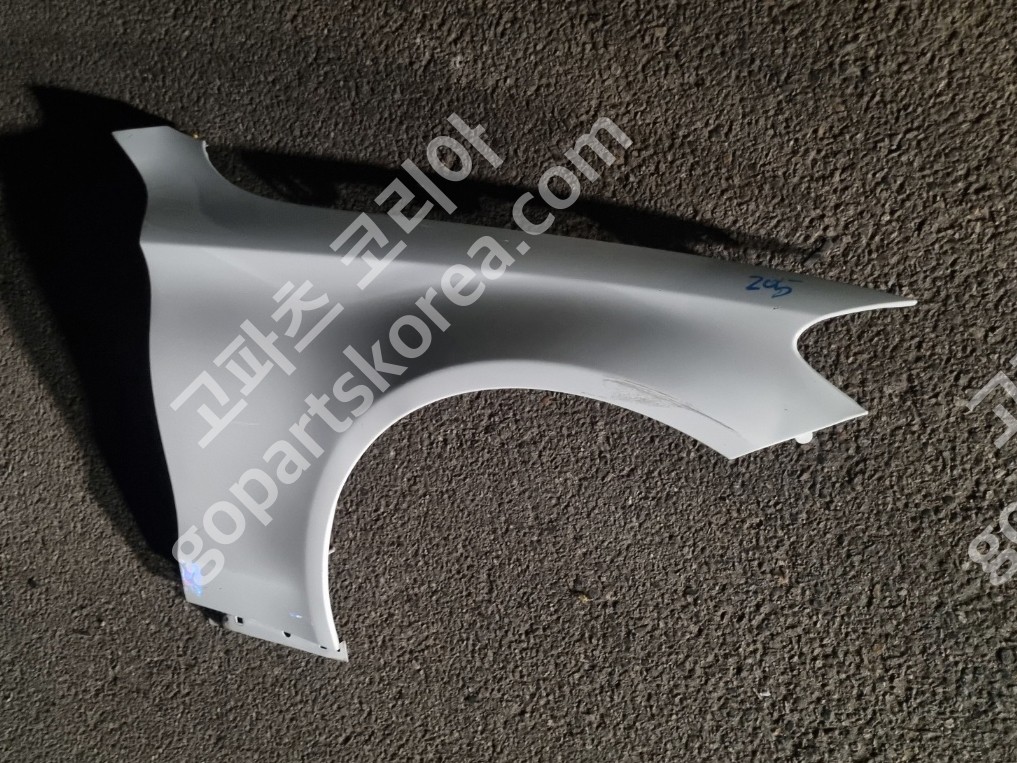 메르세데스 벤츠 C클래스 W205 휀더 조수석 앞휀더 중고