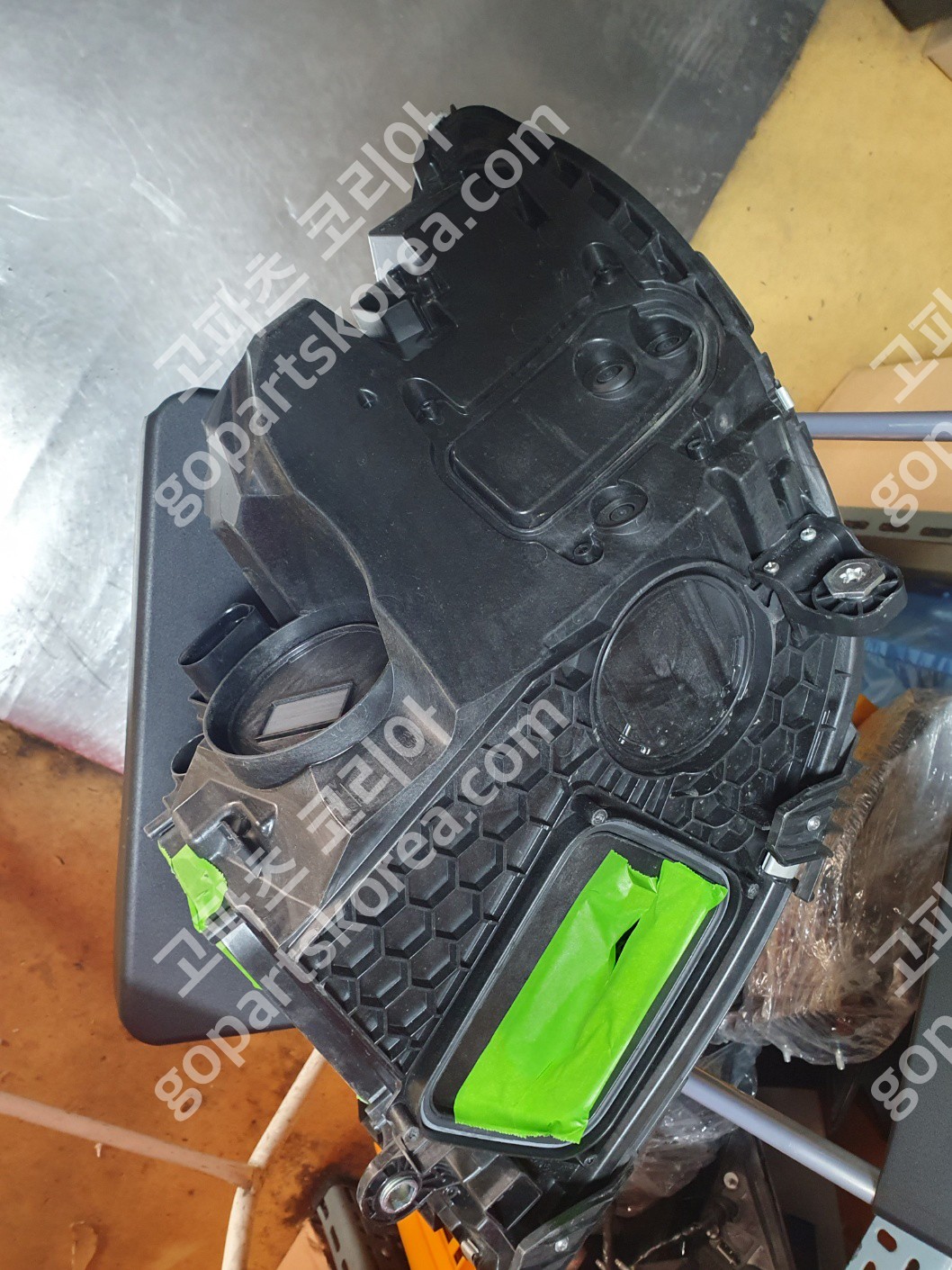 벤츠 C클래스 W206 전기 헤드라이트 조수석 사진 3