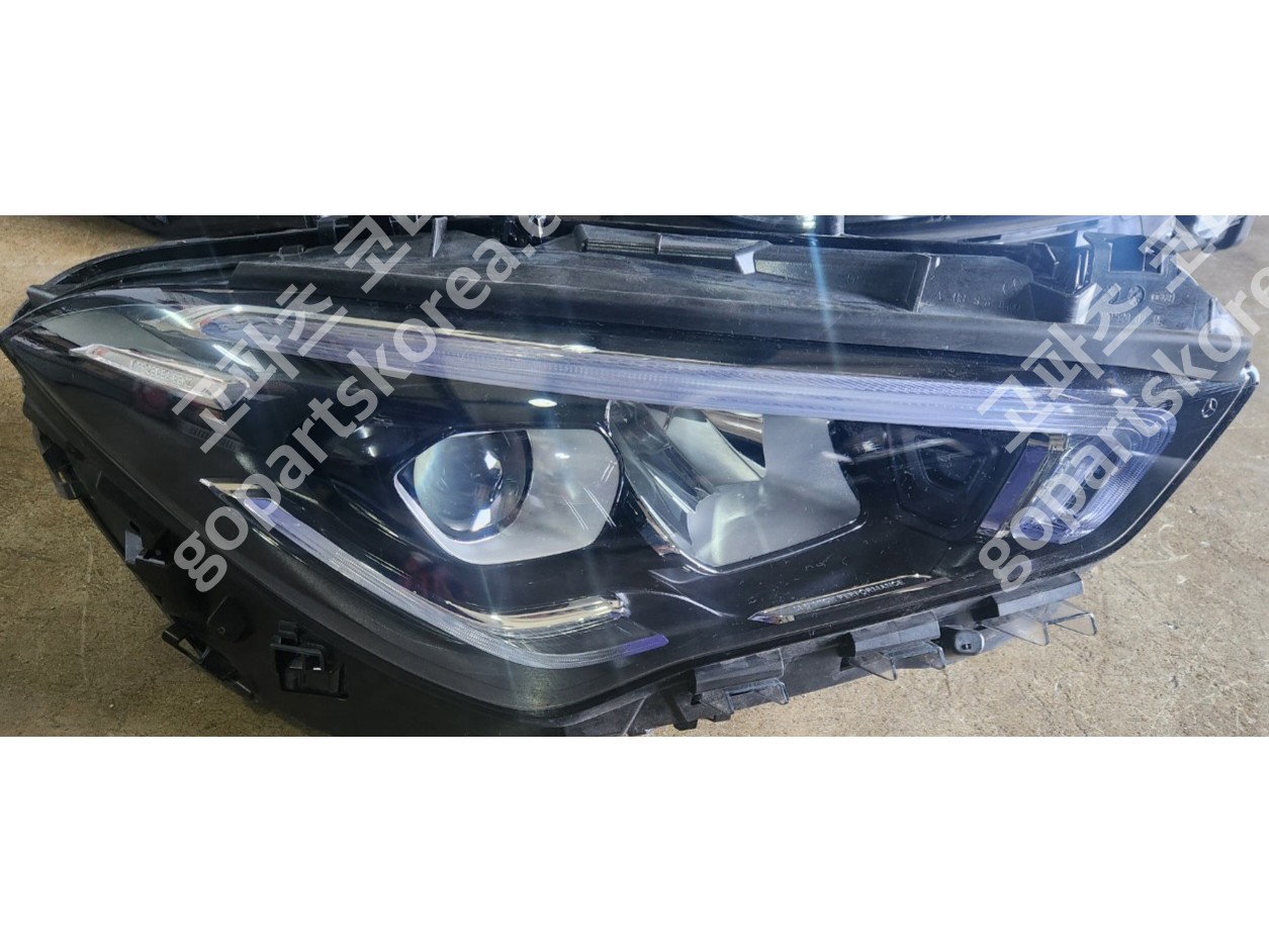 벤츠 CLA W118 전기 헤드라이트 조수석 사진 3