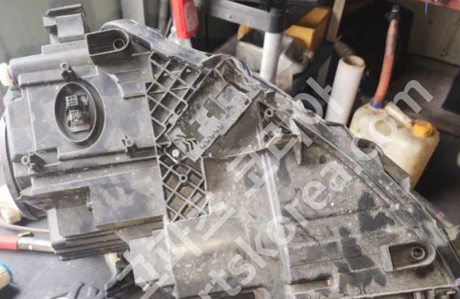 벤츠 CLA클래스 W117 전기 헤드라이트 조수석 사진 3