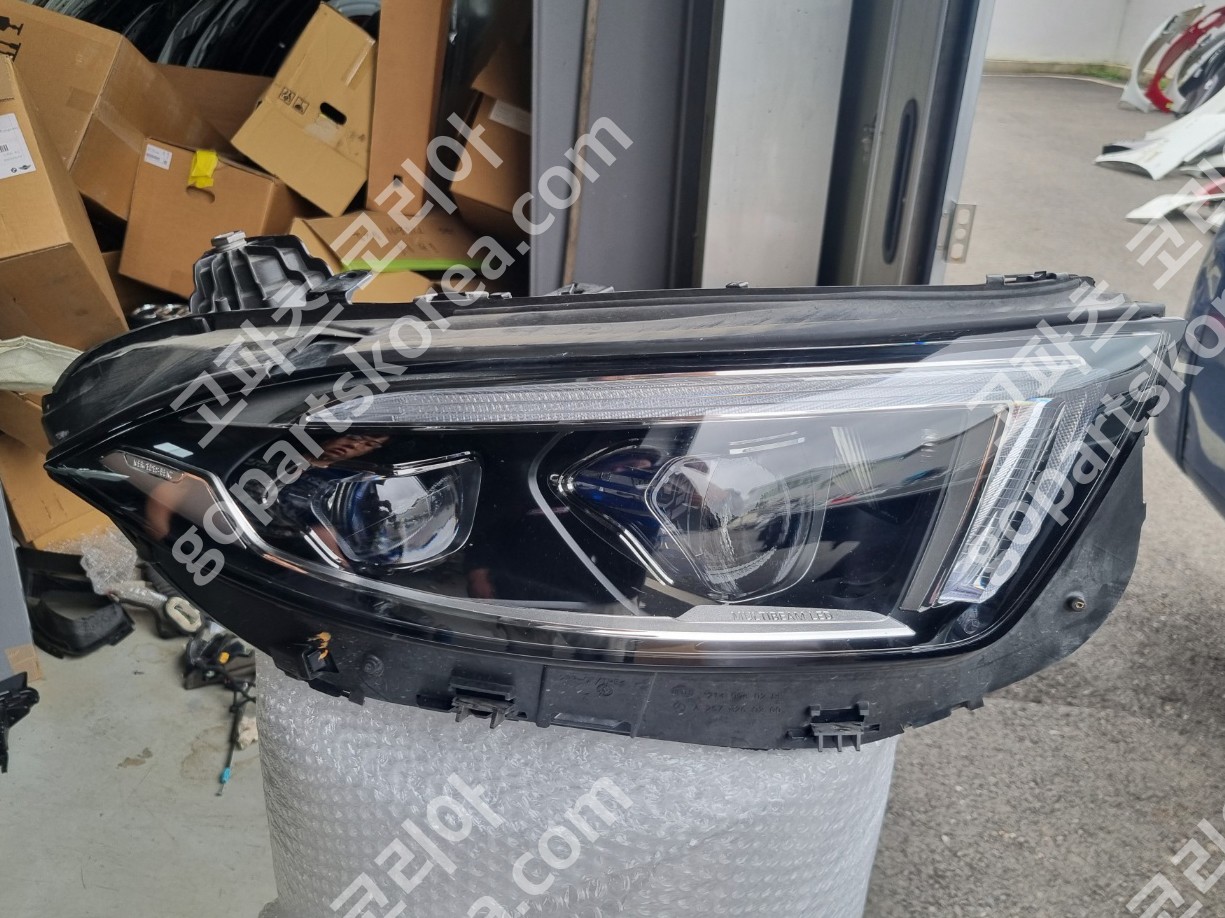 벤츠 CLS W257 전기 헤드라이트 운전석 8핀 2구타입 사진 4