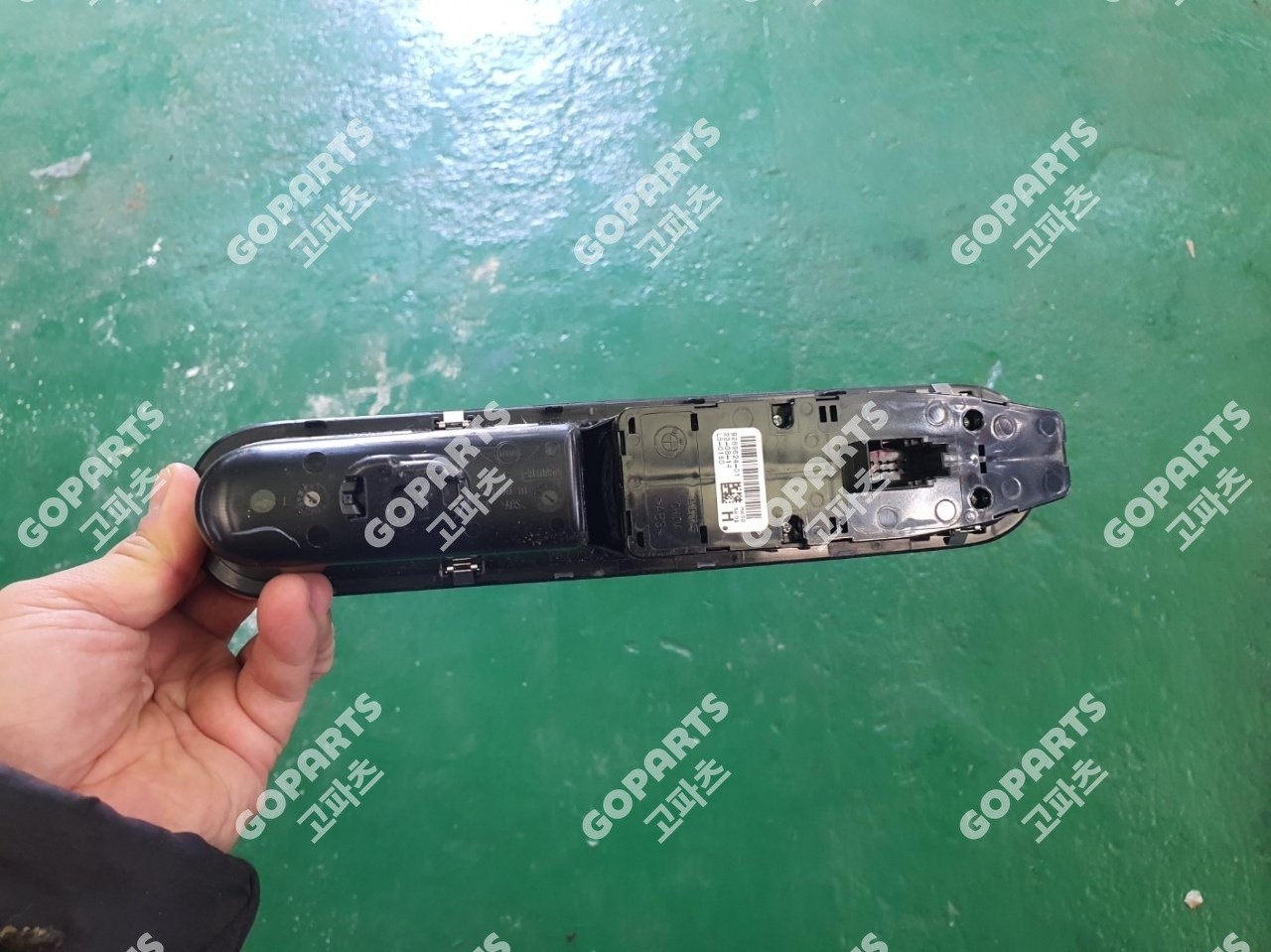 미니 컨트리맨 R60 운전석앞윈도우메인스위치 사진 2